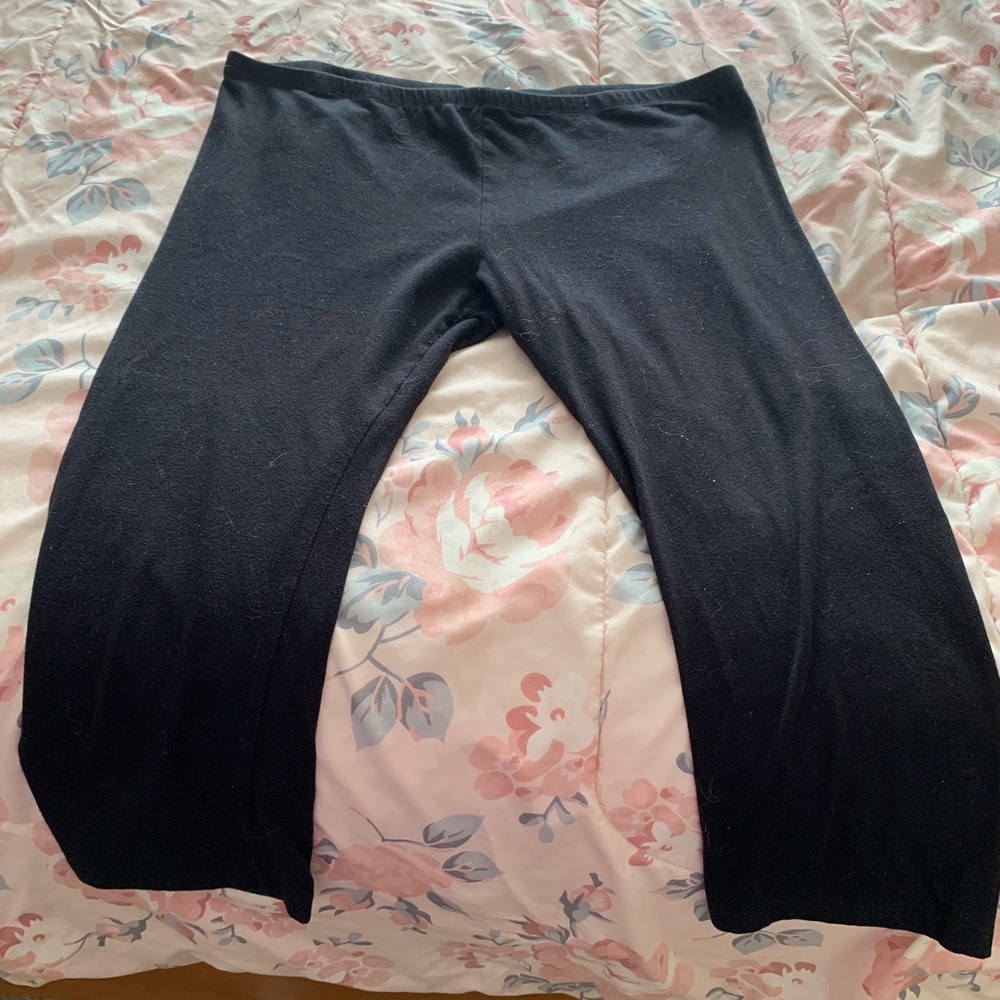 XL Black Capris